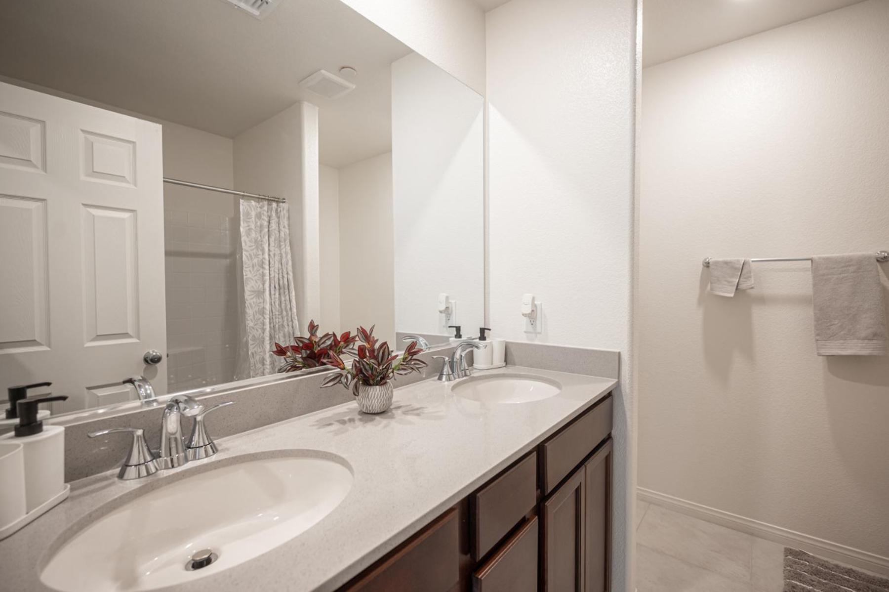 Beautiful Brand New 2 Bedroom Vegas Home! Fits 12 Or More,15-20 Minutes From Lv Strip Las Vegas Dış mekan fotoğraf